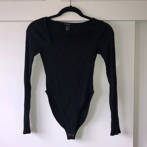 SQUARE NECK BLACK BODYSUIT